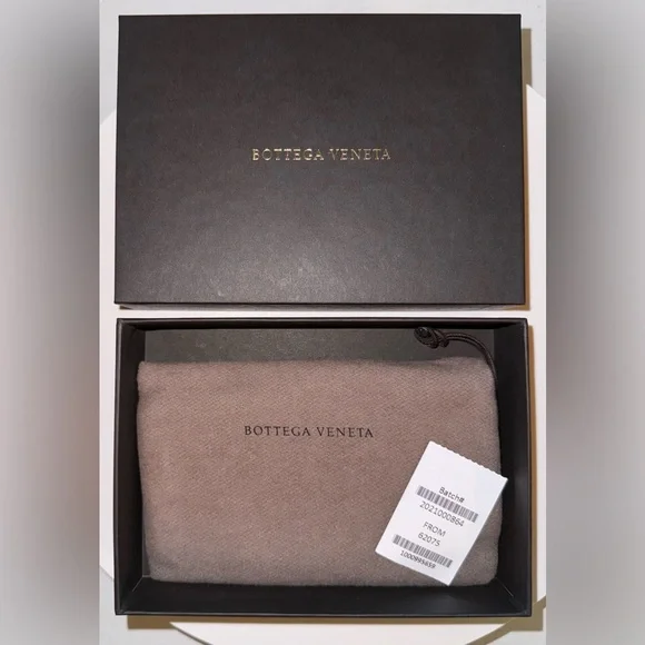 NEW BOTTEGA VENETA INTRECCIATO IPHONE 7S PLUS & 8S PLUS PHONE CASE NIB W/Dustbag - Picture 2 of 14